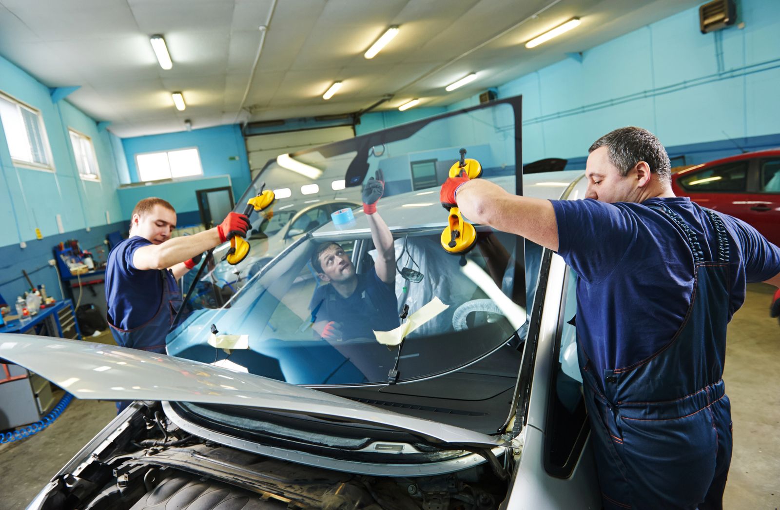 Elite Auto Glass windshield replacement service